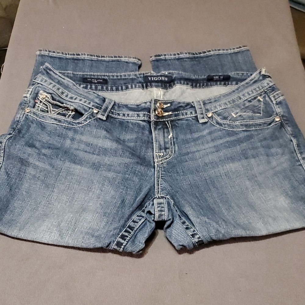 EUC Vigoss Medium Wash Capris
